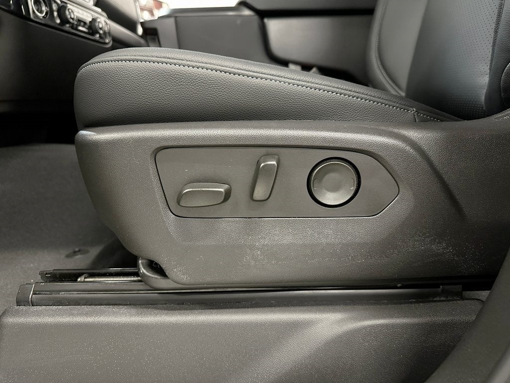 2024 Chevrolet Silverado 1500 LT CarBravo