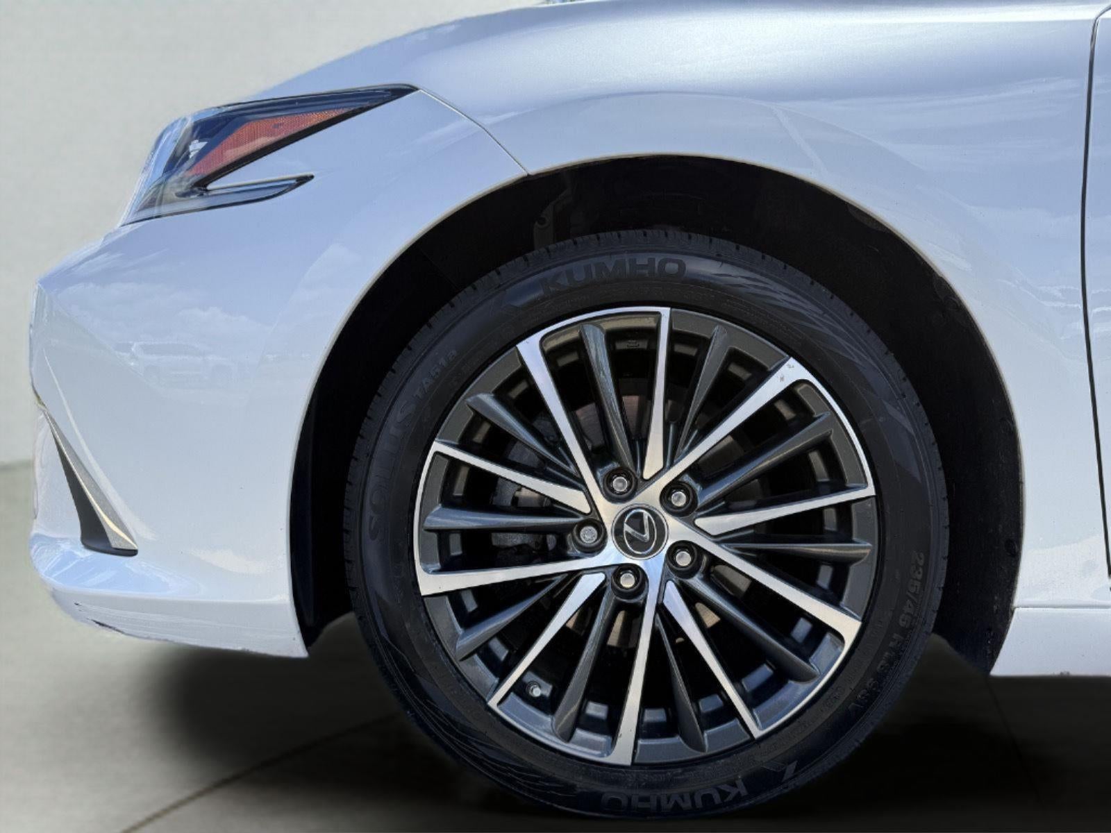 2024 Lexus ES 300h 