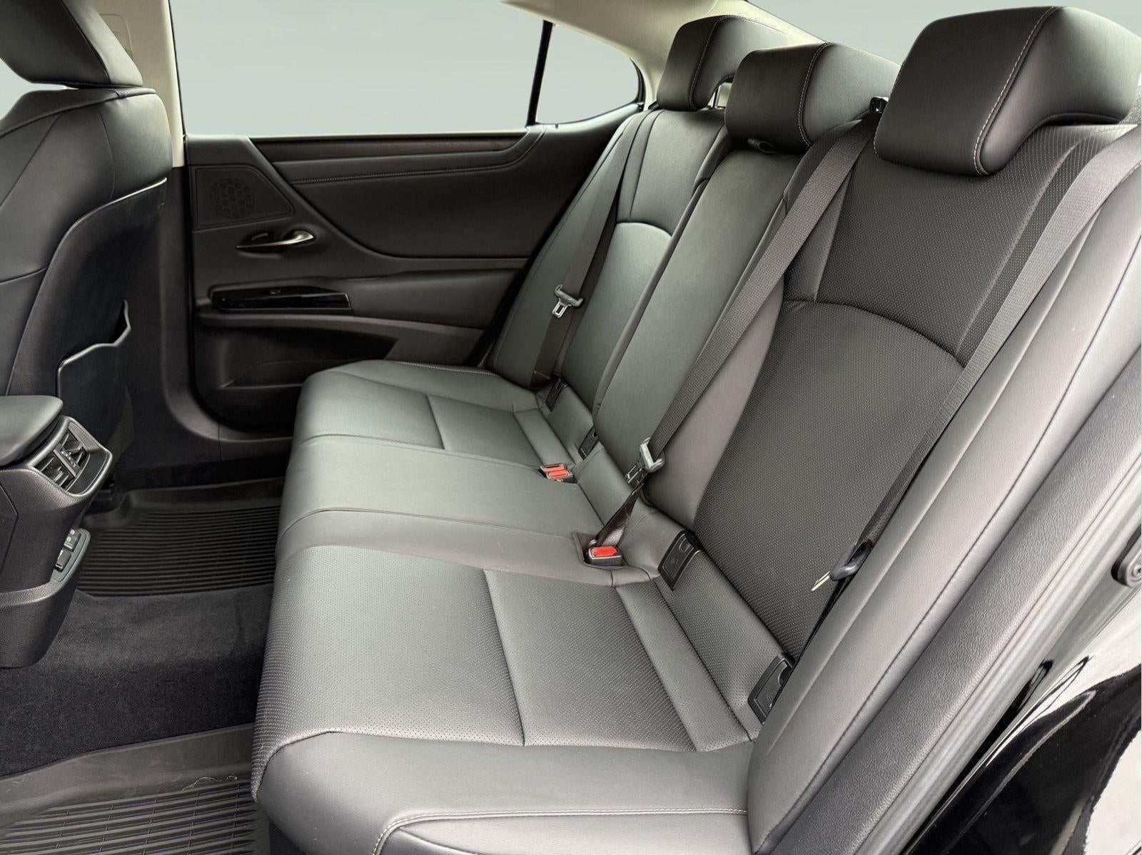 2024 Lexus ES 300h 