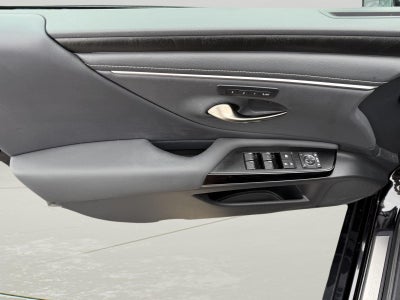 2024 Lexus ES 300h 