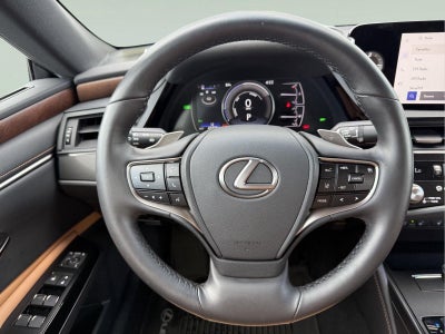 2024 Lexus ES 300h 