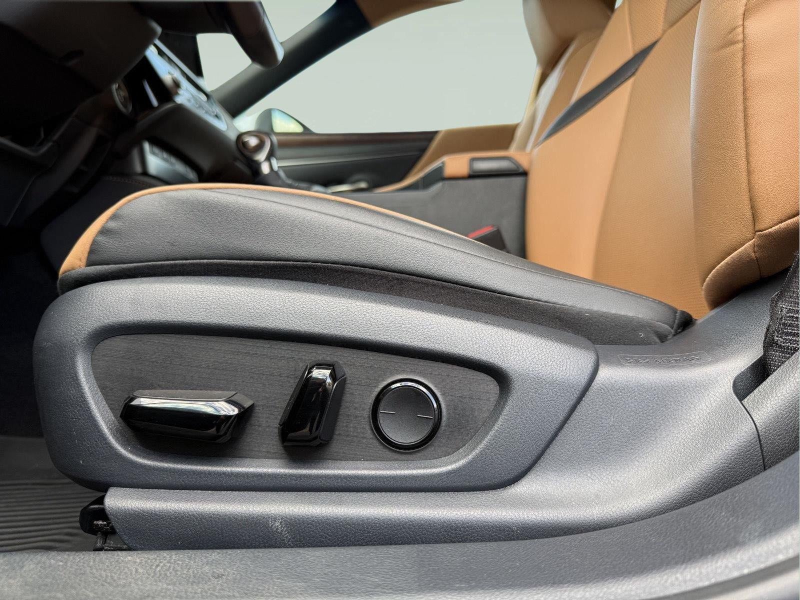 2024 Lexus ES 300h 