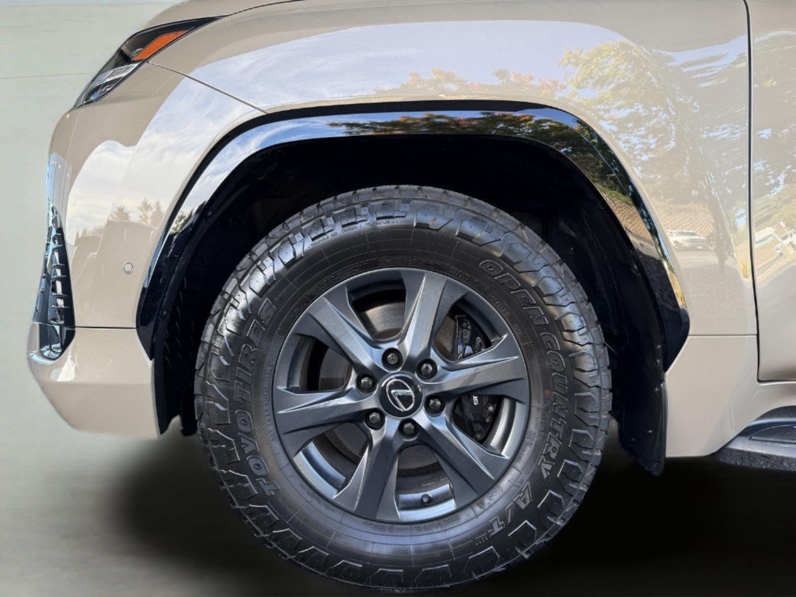 2025 Lexus LX 700h OVERTRAIL