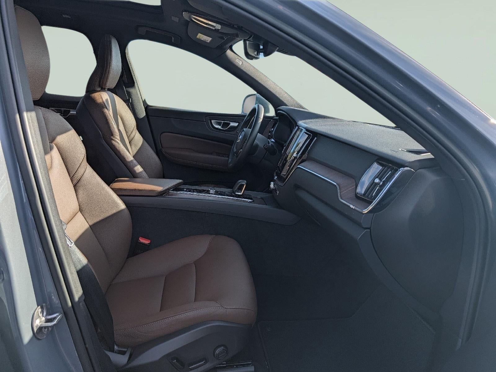 2023 Volvo Xc60 Plus Bright Theme