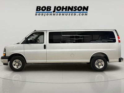 2025 Chevrolet Express Passenger 3500 1LT