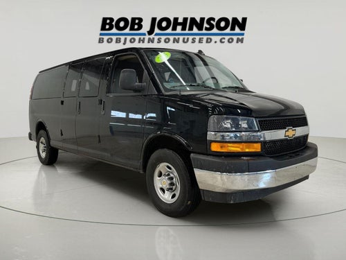 2025 Chevrolet Express Passenger 3500 1LT