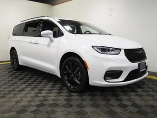 2022 Chrysler Pacifica Touring L AWD