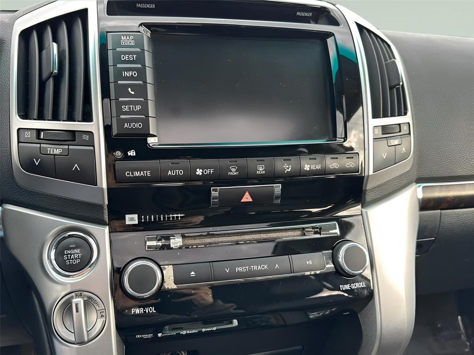 2013 Toyota Land Cruiser V8