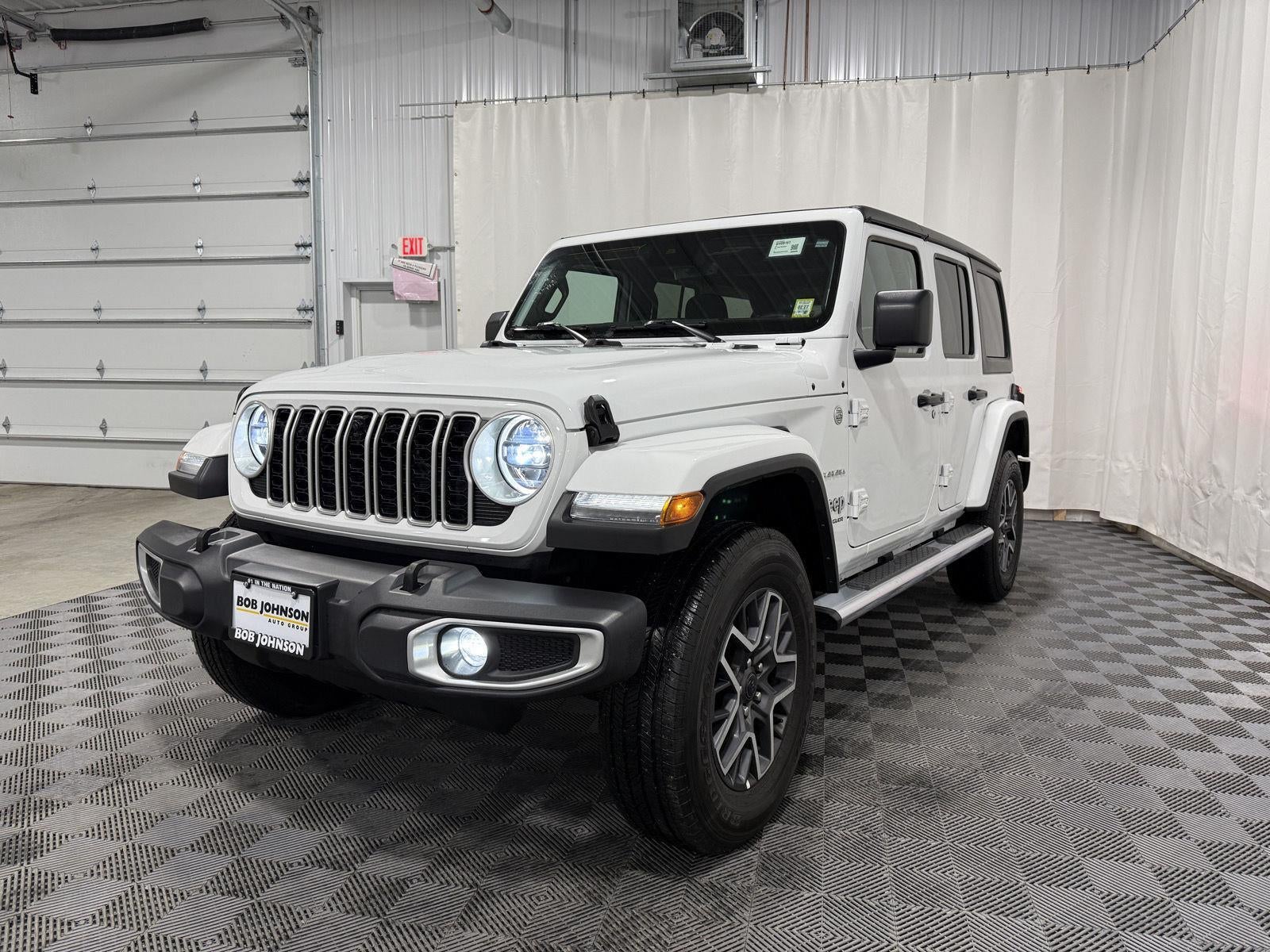 2024 Jeep Wrangler 4-Door Sahara