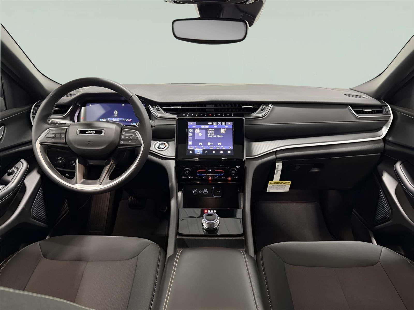 2024 Jeep Grand Cherokee Laredo X 4x4