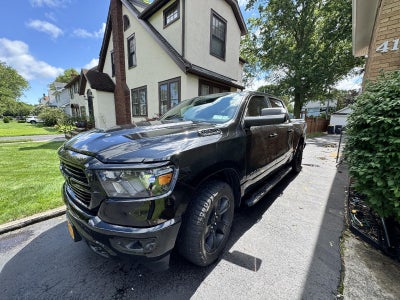 2020 RAM 1500 Big Horn Crew Cab 4x4 5'7' Box