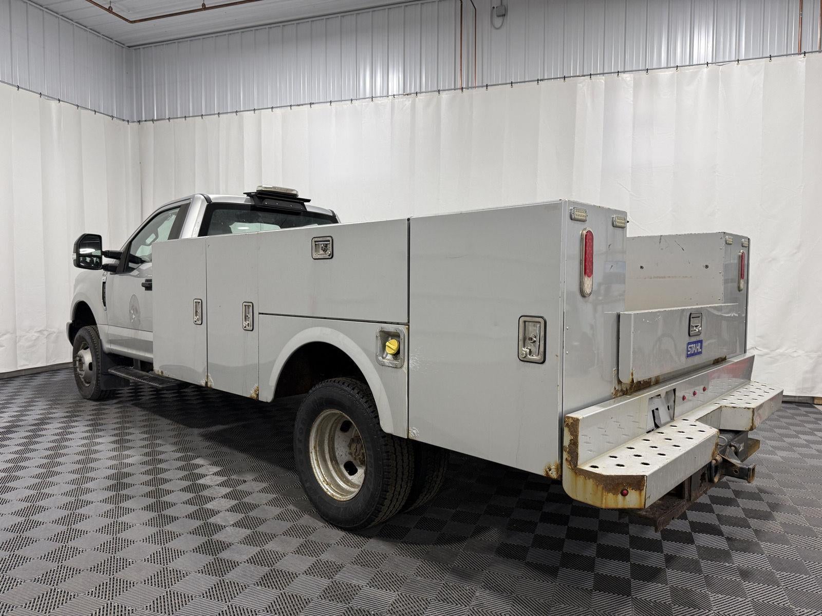 2018 Ford F-350 Chassis XL