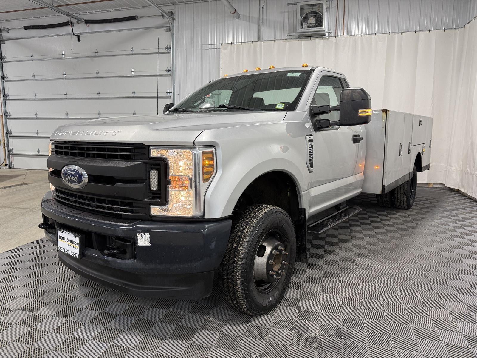 2018 Ford F-350 Chassis XL