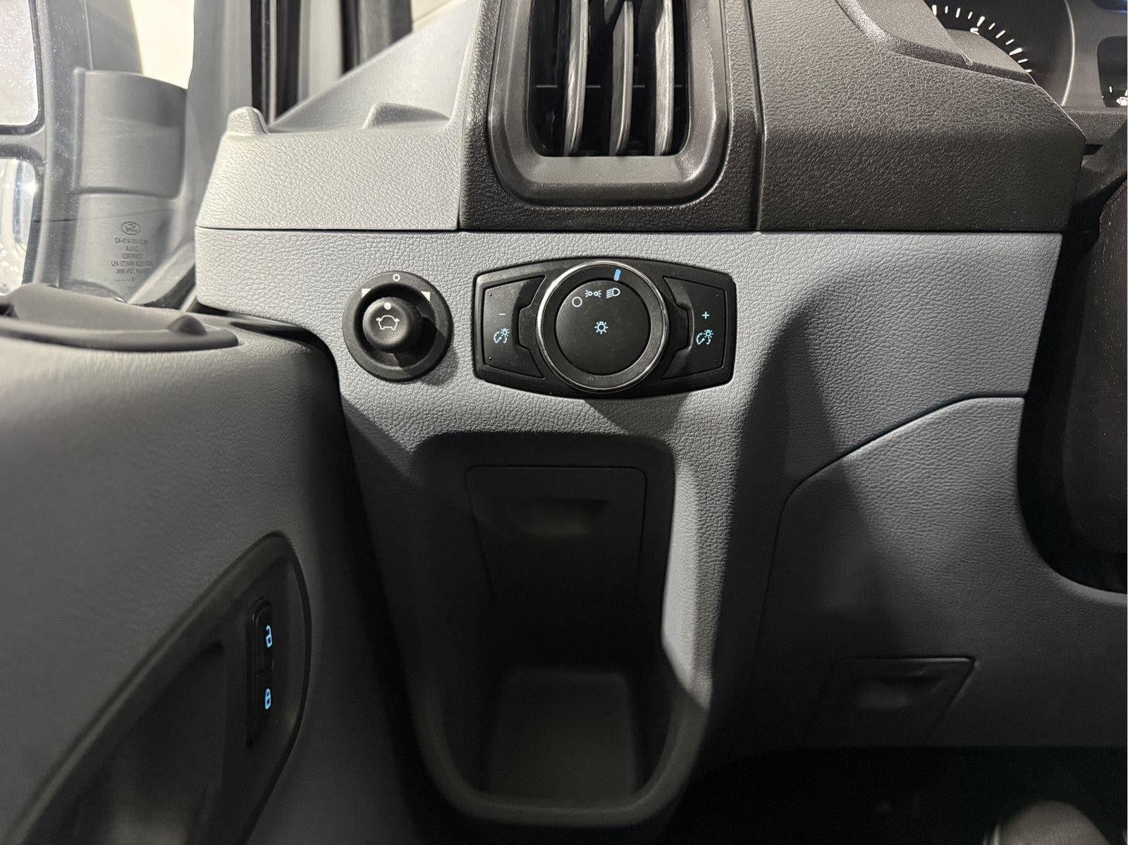2019 Ford Transit-150 XL