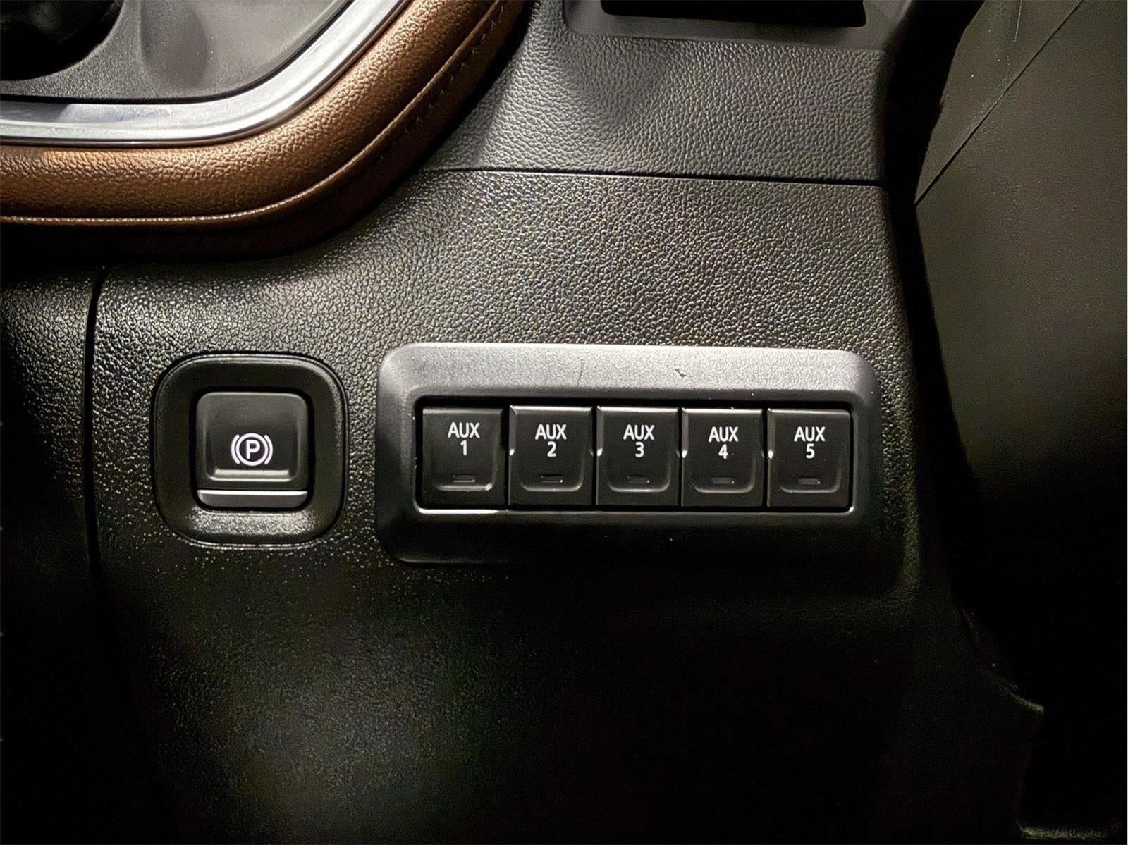 2022 Chevrolet Silverado 3500HD 4WD Crew Cab Standard Bed High Country