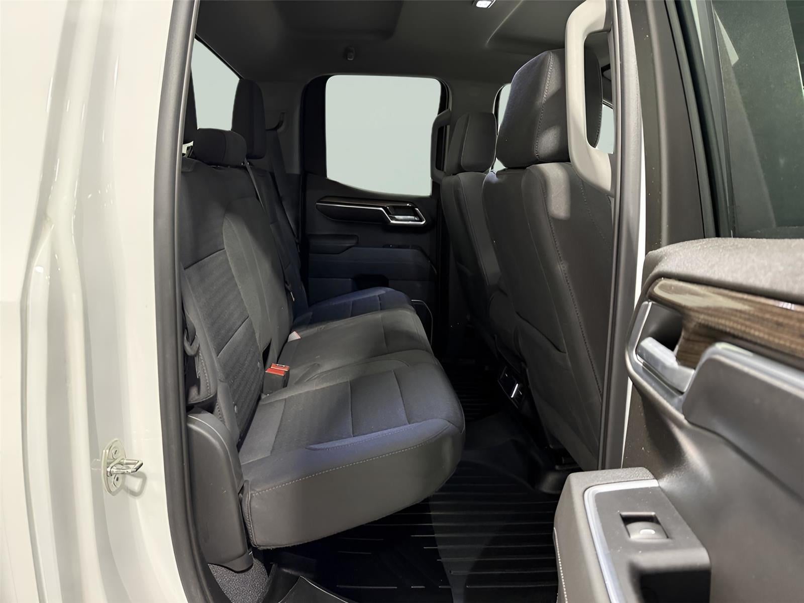 2023 Chevrolet Silverado 1500 4WD Double Cab Standard Bed LT with 2FT