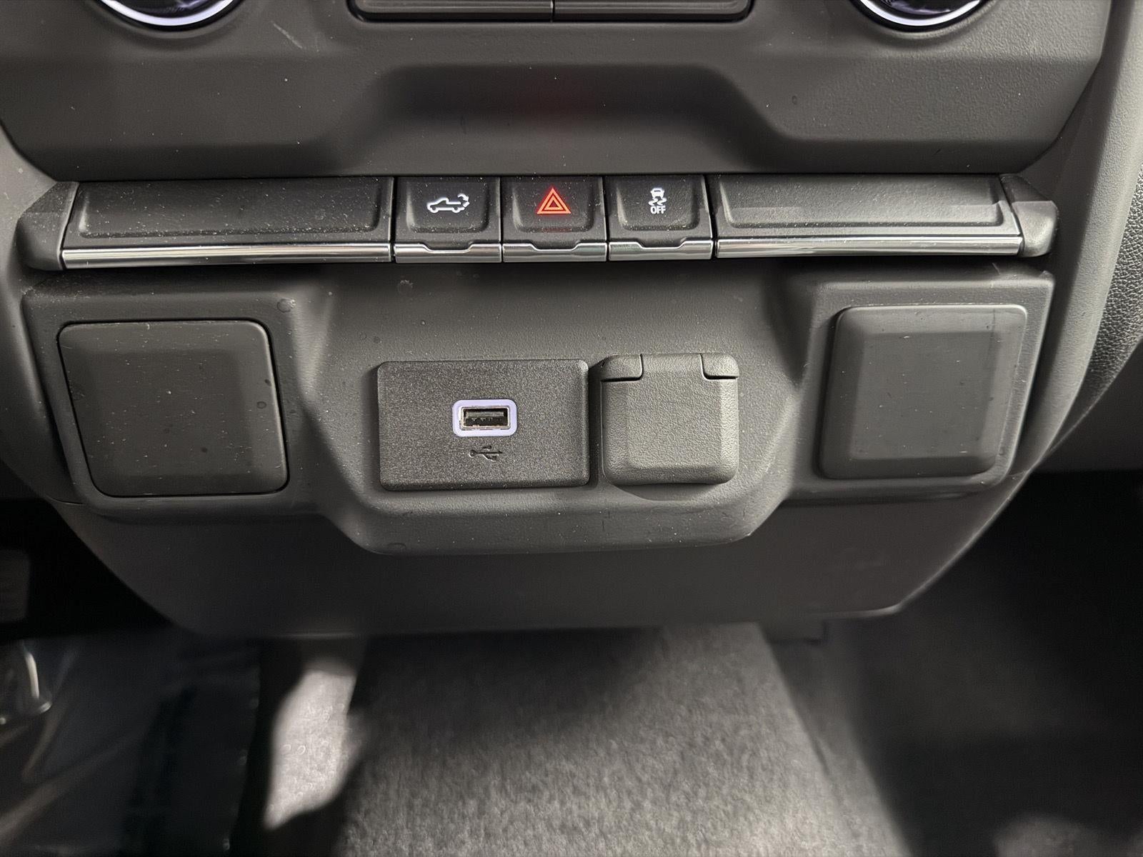2020 Chevrolet Silverado 1500 4WD Double Cab Standard Bed Custom