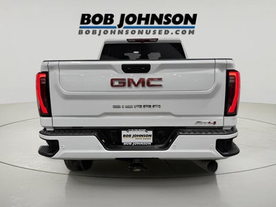 2025 GMC Sierra 2500HD 4WD Crew Cab Standard Bed AT4
