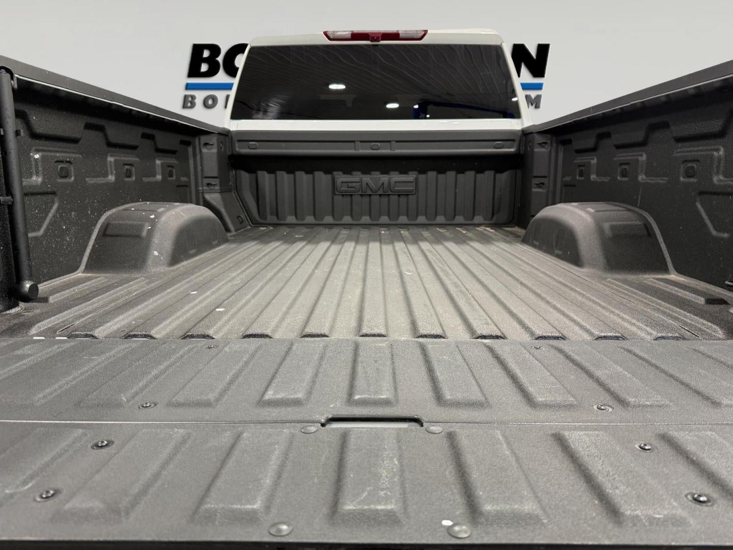 2025 GMC Sierra 2500HD 4WD Crew Cab Standard Bed AT4