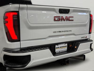 2025 GMC Sierra 2500HD 4WD Crew Cab Standard Bed AT4