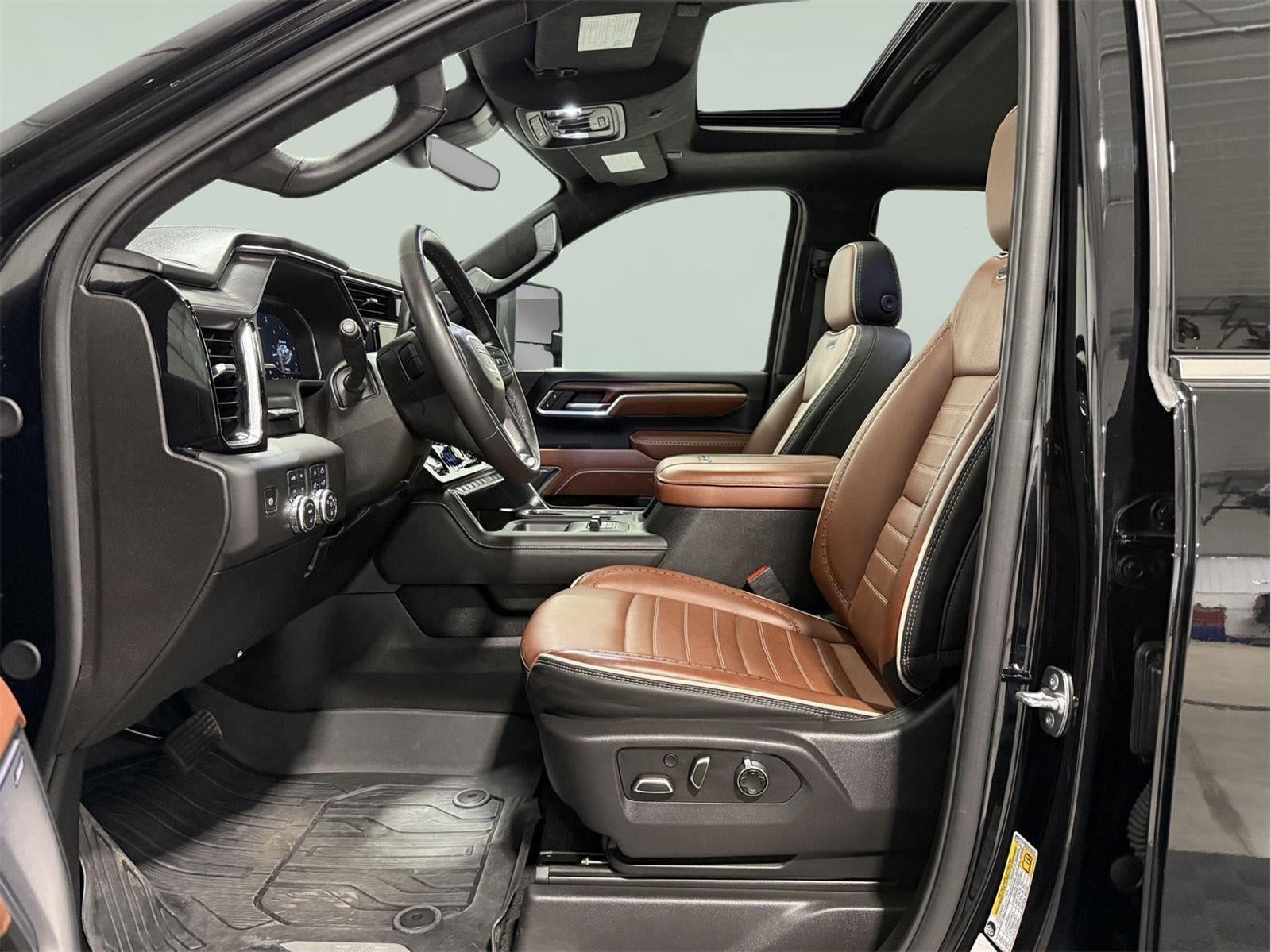 2025 GMC Sierra 2500HD Crew Cab, Standard Bed, Denali Ultimate, 4WD