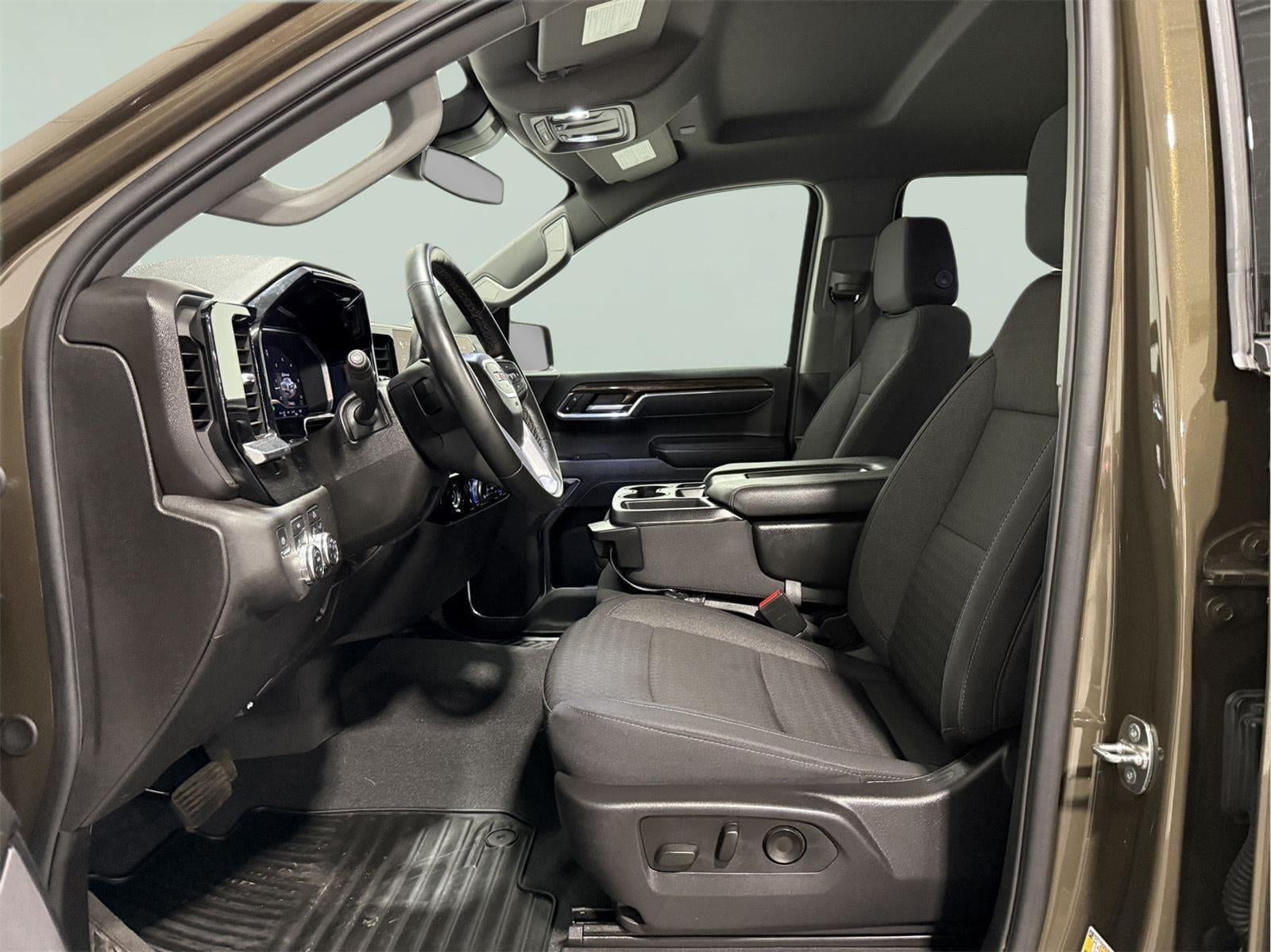 2024 GMC Sierra 1500 4WD Crew Cab Short Box Elevation with 3VL