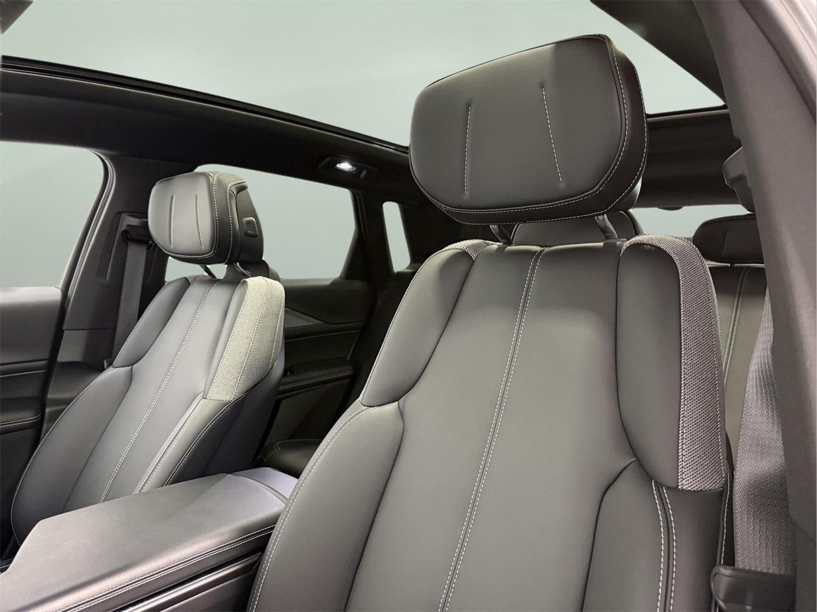 2024 Cadillac LYRIQ Tech RWD