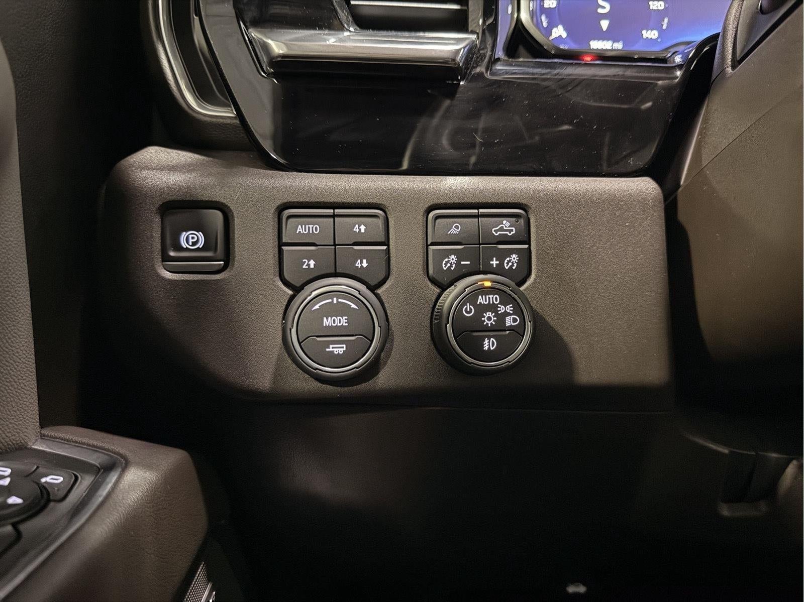 2022 Chevrolet Silverado 1500 4WD Crew Cab Short Bed LT Trail Boss