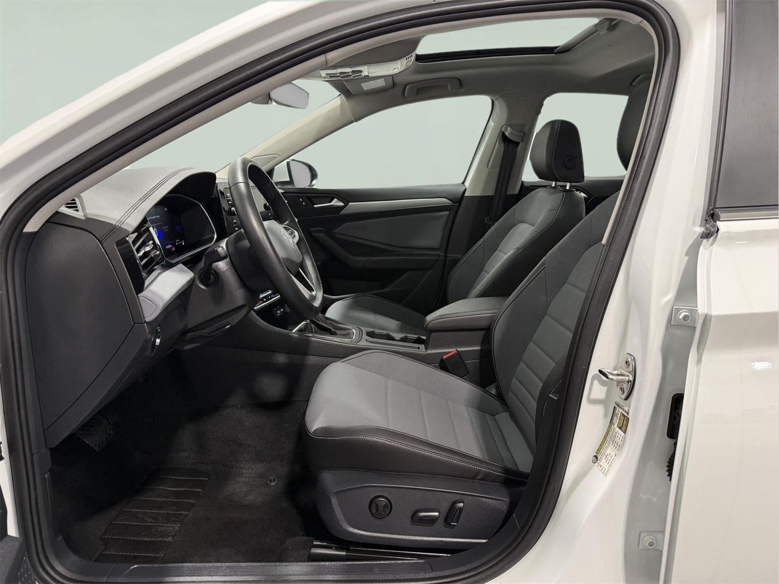 2025 Volkswagen Jetta 1.5T SE