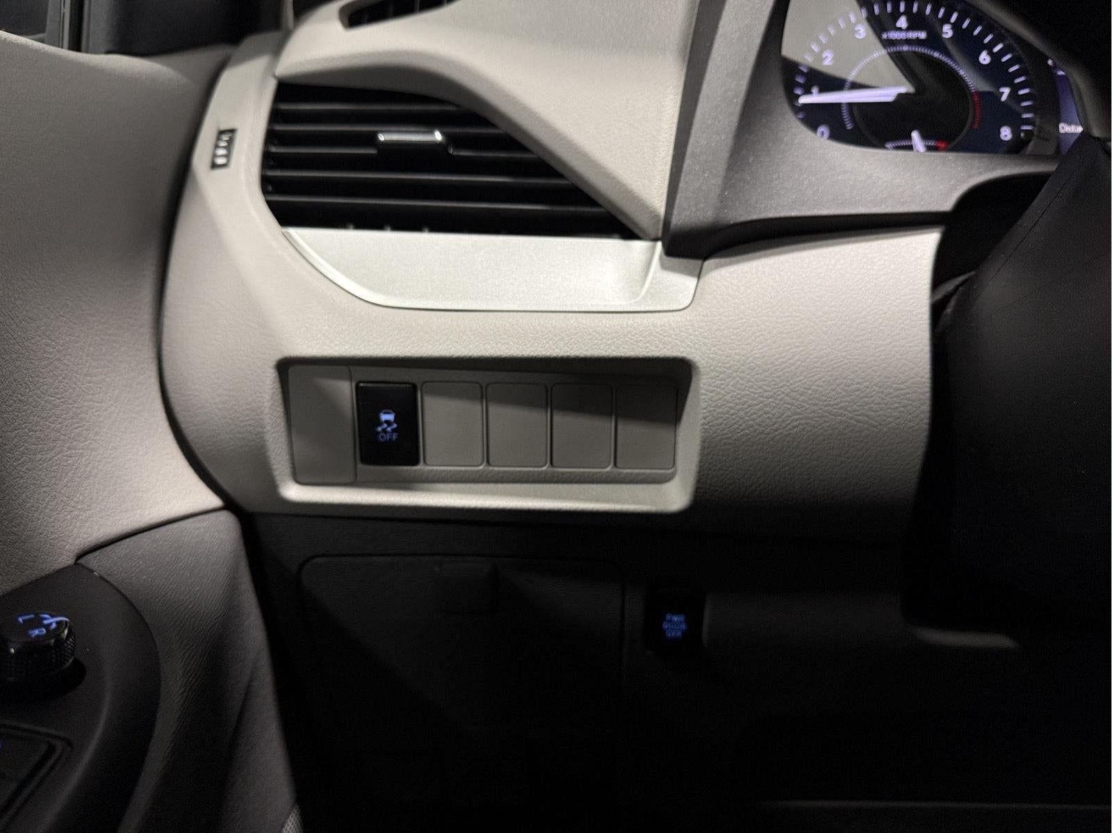 2020 Toyota Sienna LE
