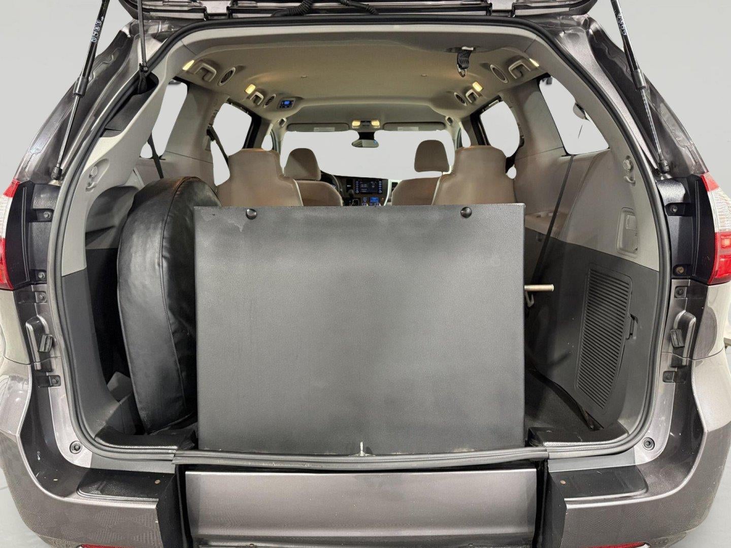 2020 Toyota Sienna LE