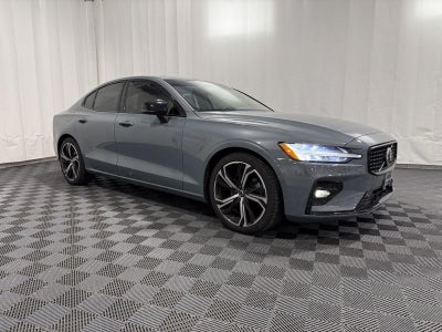 2023 Volvo S60 B5 Plus Dark Theme