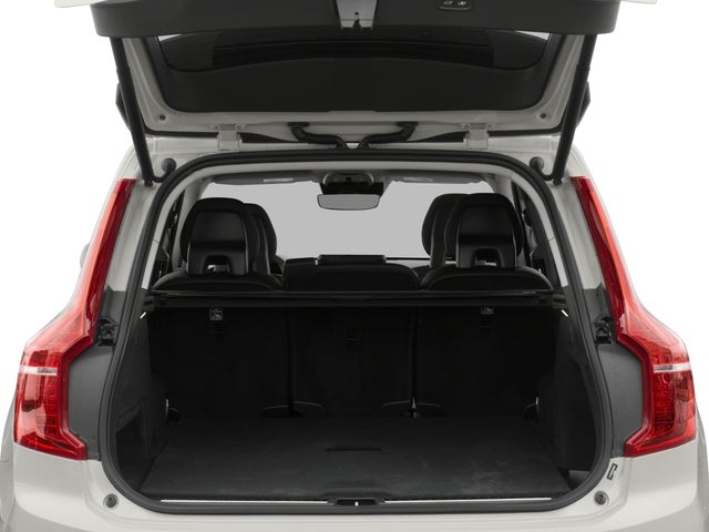 2017 Volvo XC90 T6 Momentum