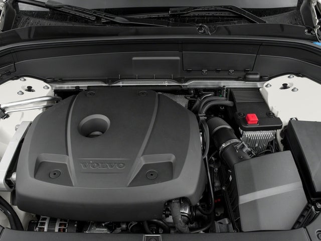 2017 Volvo XC90 T6 Momentum