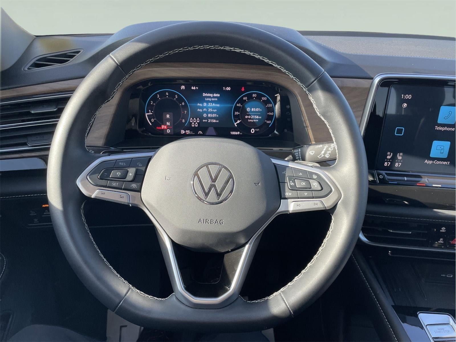 2025 Volkswagen Atlas 2.0T SE w/Technology