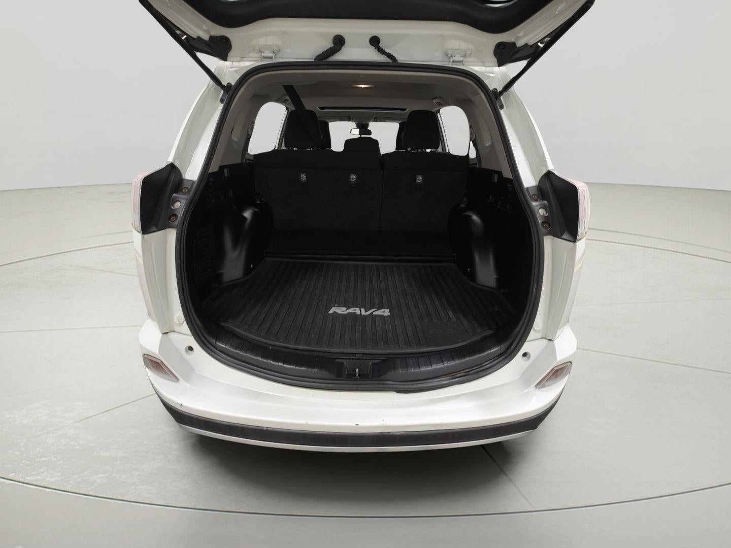 2017 Toyota RAV4 Hybrid XLE