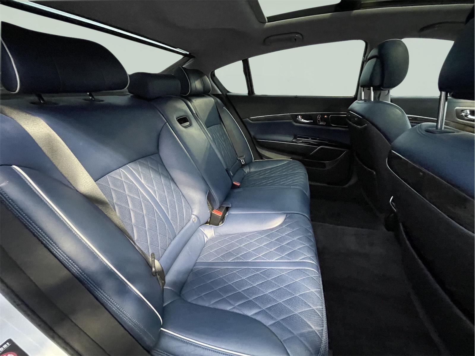 2015 Kia K900 Luxury