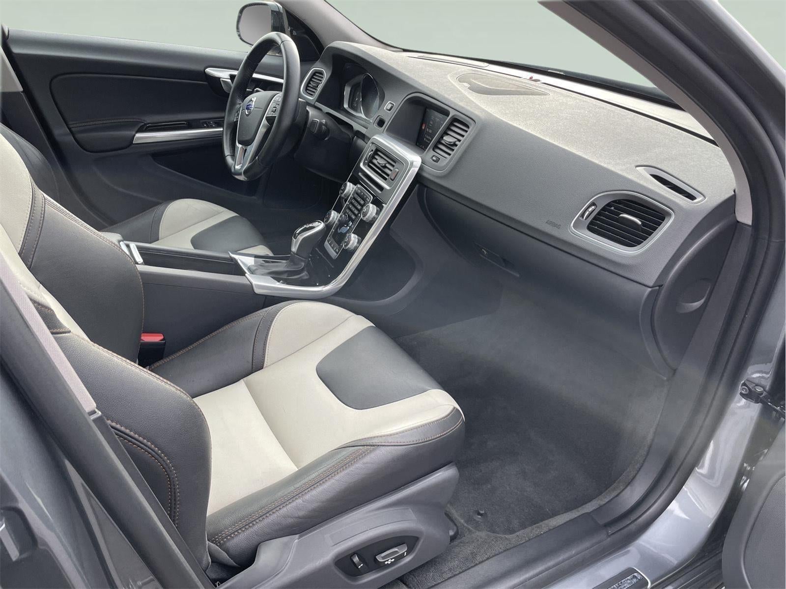 2017 Volvo S60 Cross Country SEDAN